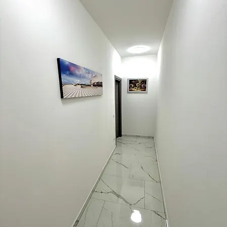 Luna Guest house *