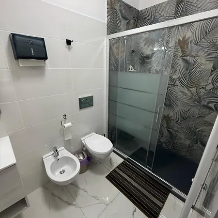 Luna Guest house *